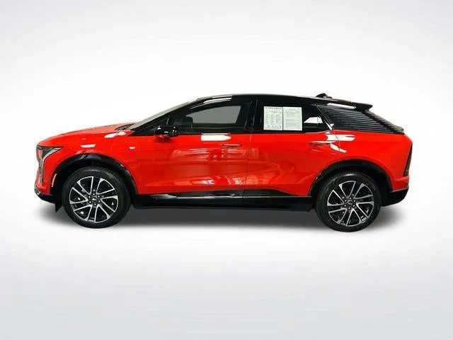 2026 Cadillac OPTIQ Sport photo 2