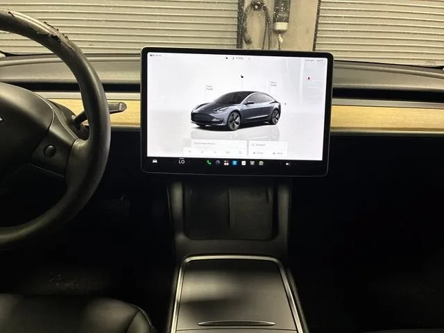 2022 Tesla Model 3 Base photo 17