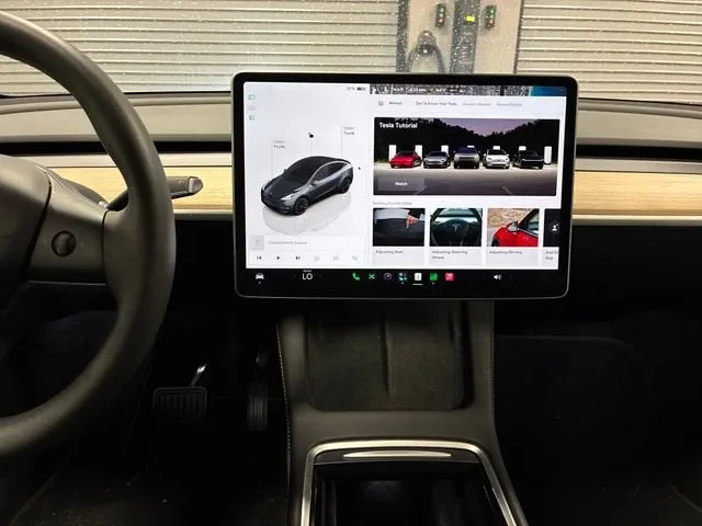 2023 Tesla Model Y Long Range photo 17
