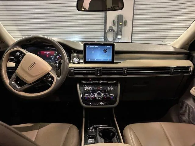 2022 Lincoln Corsair Standard photo 12