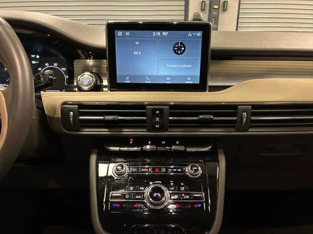 2022 Lincoln Corsair Standard photo 49