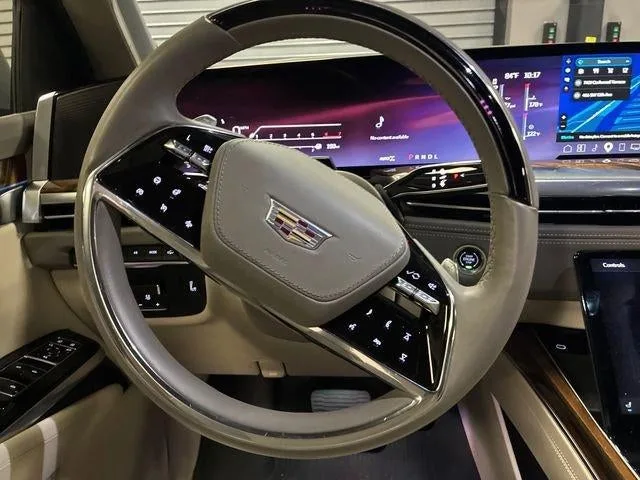 2025 Cadillac Escalade ESV Sport Platinum photo 14