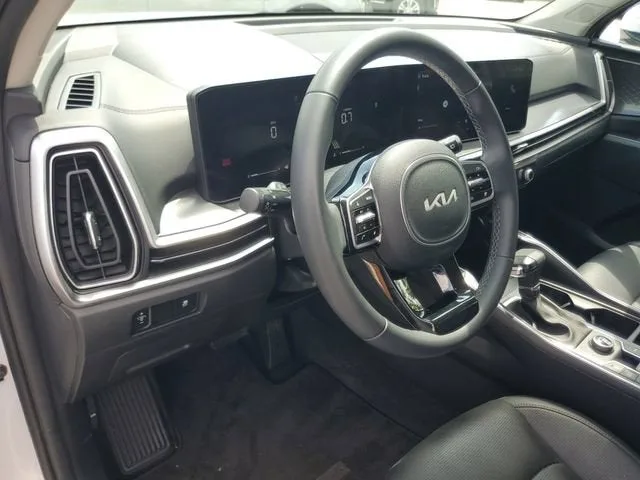 2024 Kia Sorento S photo 18
