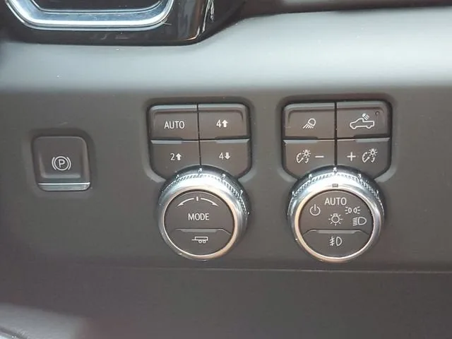2024 GMC Sierra 2500 HD Denali photo 30