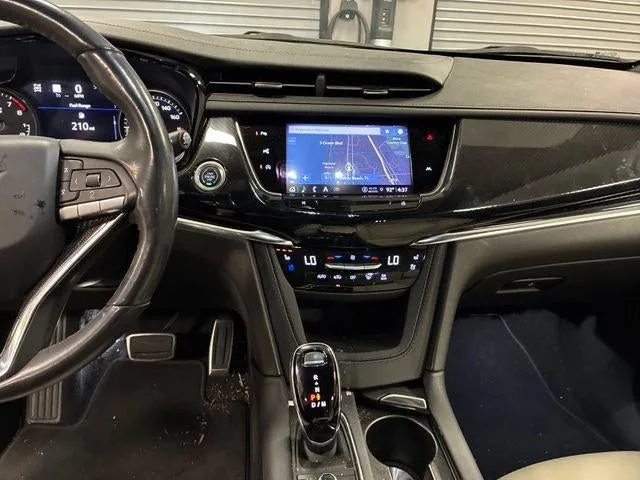2023 Cadillac XT6 Sport photo 18