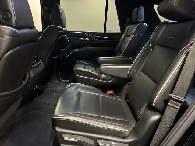 2021 Cadillac Escalade Sport photo 25