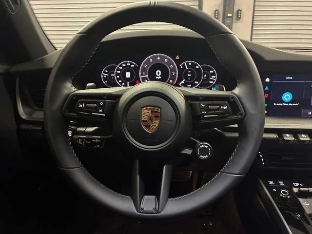 2026 Porsche 911 Carrera photo 16