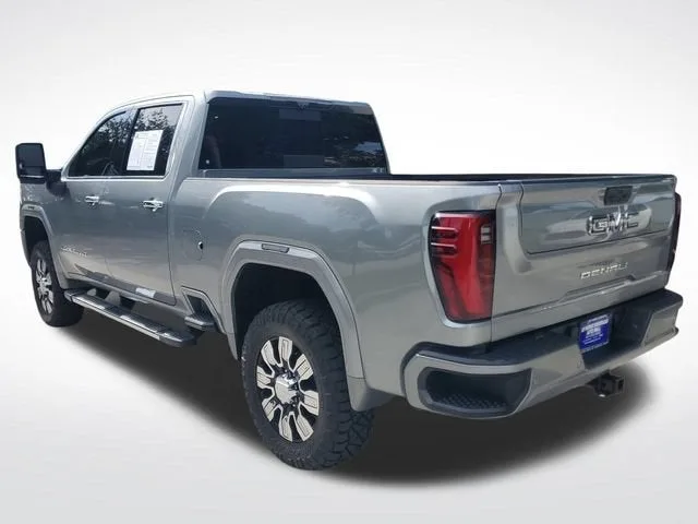 2024 GMC Sierra 2500 HD Denali photo 2