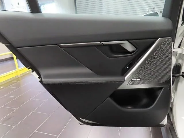 2026 BMW 5 Series 530i photo 10