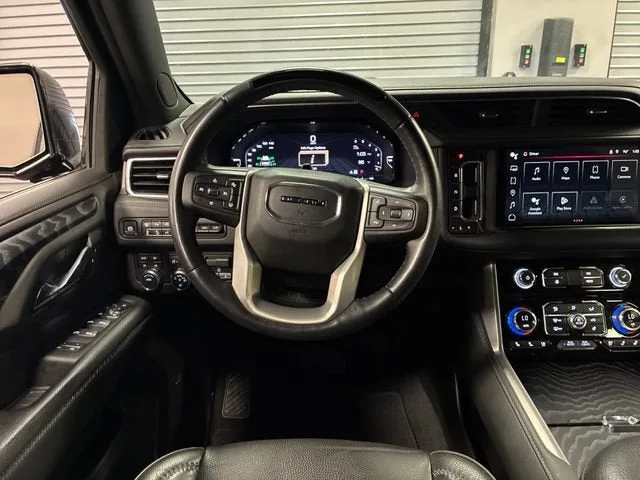 2024 GMC Yukon XL Denali photo 13