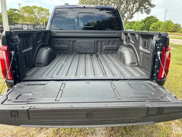 2024 Ford F-150 Raptor photo 24