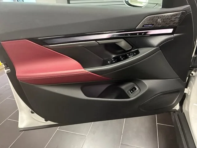 2026 BMW i5 eDrive40 photo 10