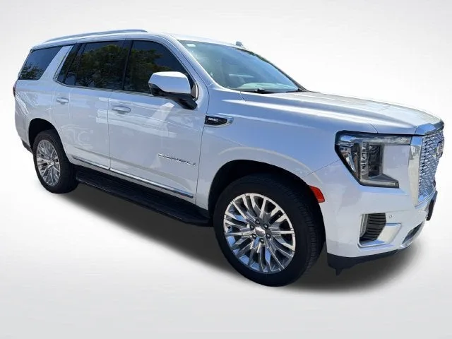 2024 GMC Yukon Denali photo 7