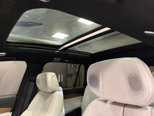 2026 Cadillac VISTIQ Sport photo 22