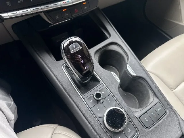 2022 Cadillac XT4 FWD Premium Luxury photo 23