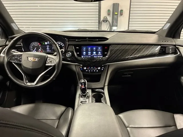 2025 Cadillac XT6 Premium Luxury photo 12