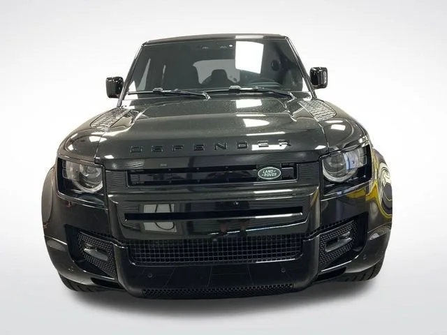 2025 Land Rover Defender X-Dynamic SE photo 5