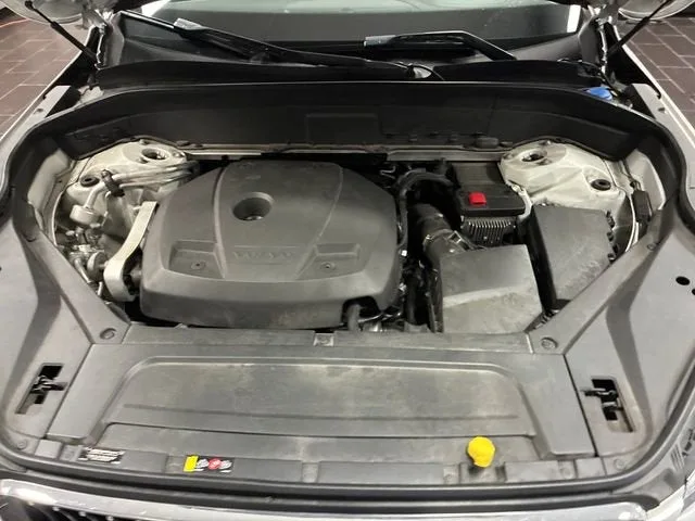 2020 Volvo XC90 Momentum photo 22