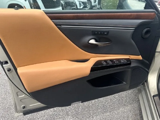 2024 Lexus ES ES 350 photo 10