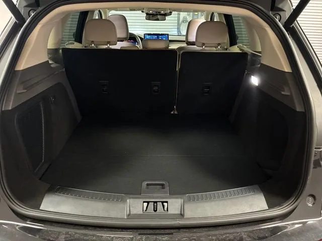 2023 Lincoln Corsair Standard photo 24