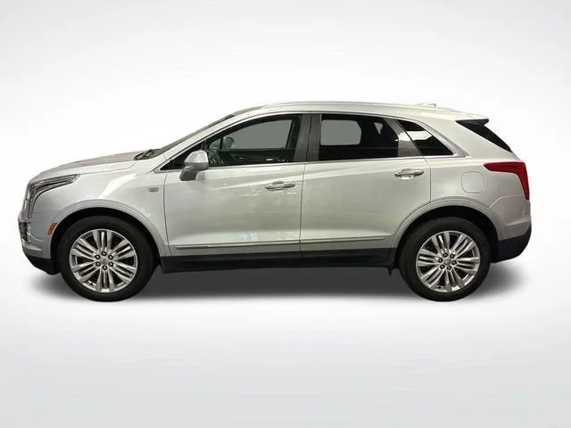 2019 Cadillac XT5 Premium Luxury FWD photo 2