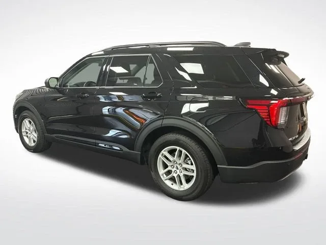 2026 Ford Explorer Active w/100A Pkg photo 3