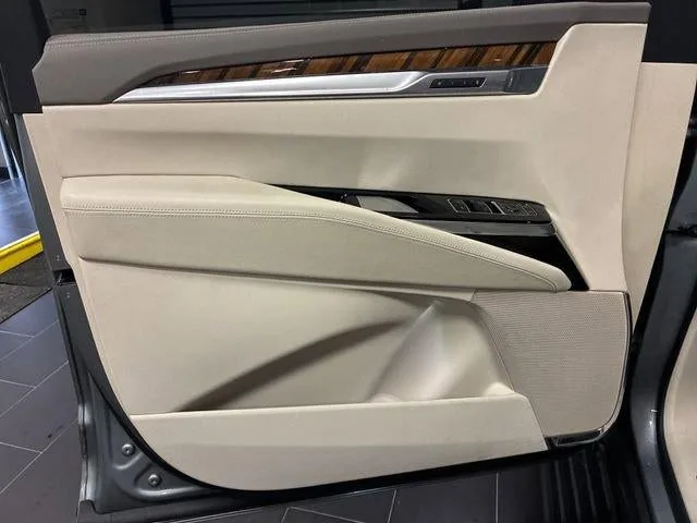 2025 Cadillac Escalade ESV Sport Platinum photo 10