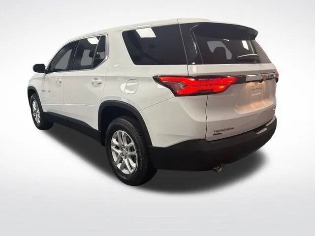 2024 Chevrolet Traverse Limited LS photo 3