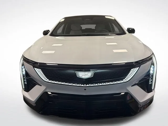 2027 Cadillac OPTIQ Sport photo 8