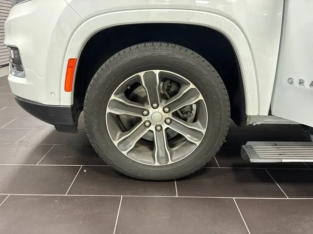 2022 Jeep Grand Wagoneer Series I photo 28