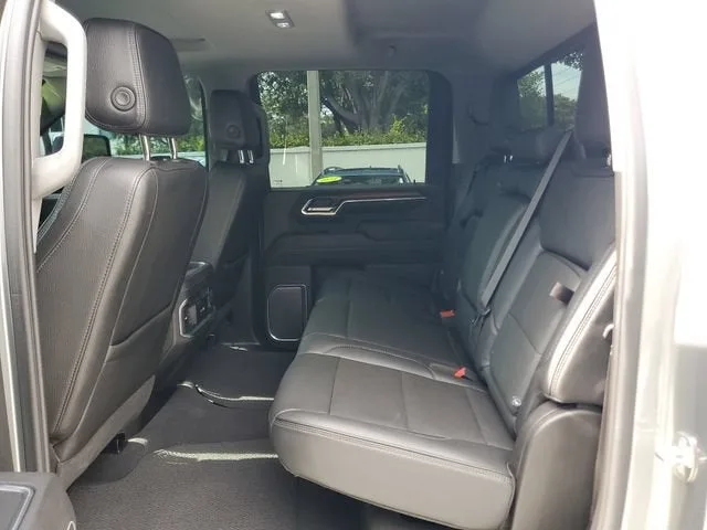 2024 GMC Sierra 2500 HD Denali photo 10