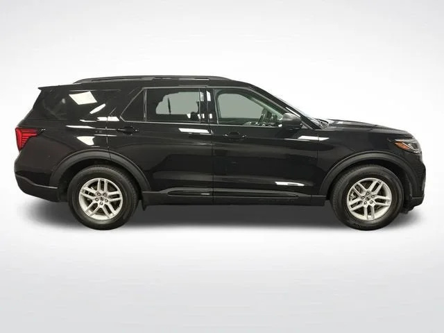 2026 Ford Explorer Active w/100A Pkg photo 6
