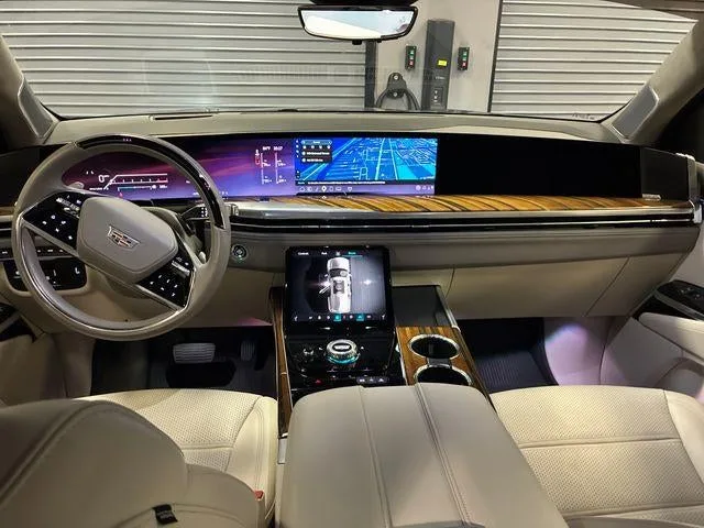2025 Cadillac Escalade ESV Sport Platinum photo 44
