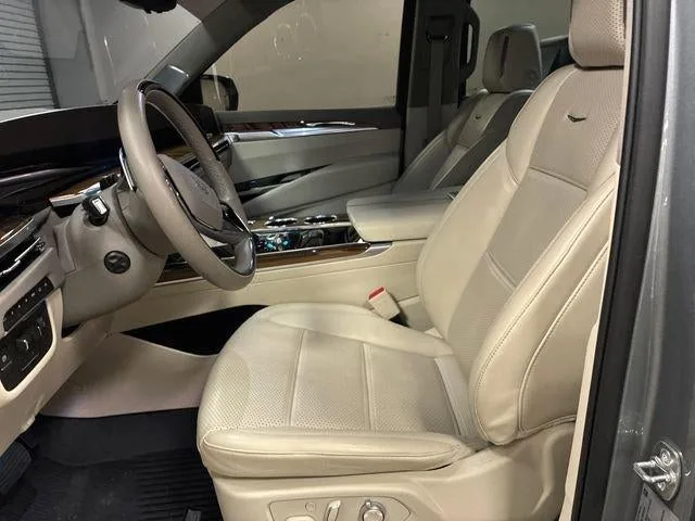 2025 Cadillac Escalade ESV Sport Platinum photo 9