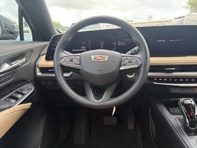 2025 Cadillac XT4 Premium Luxury photo 13