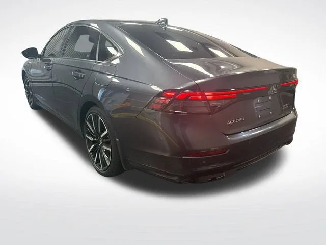 2023 Honda Accord Hybrid Touring photo 3