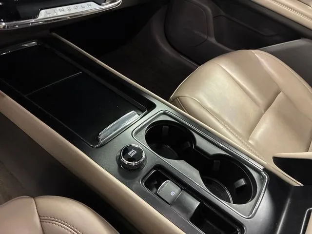2023 Lincoln Corsair Standard photo 25