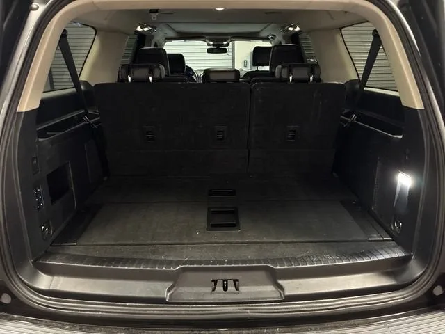 2021 Ford Expedition Max Platinum photo 24