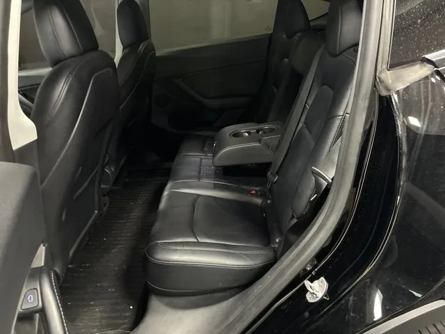 2022 Tesla Model Y Performance photo 25