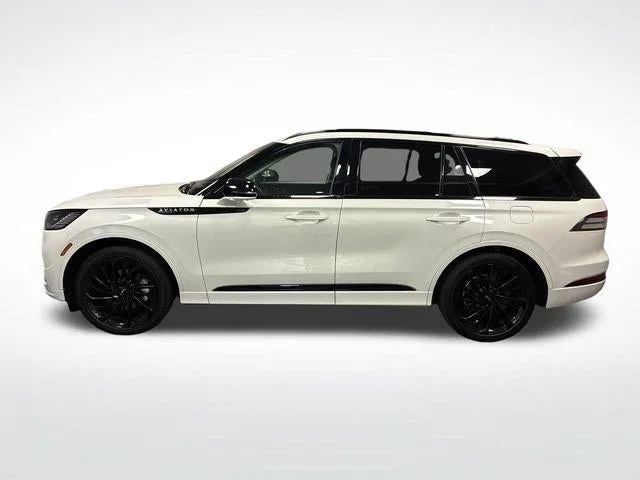 2025 Lincoln Aviator Reserve photo 2