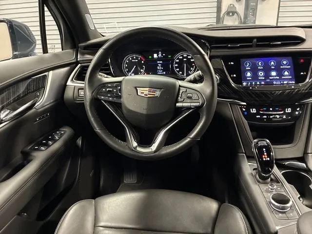 2025 Cadillac XT6 Premium Luxury photo 13