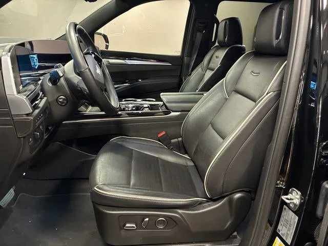 2025 Cadillac Escalade ESV Sport photo 9