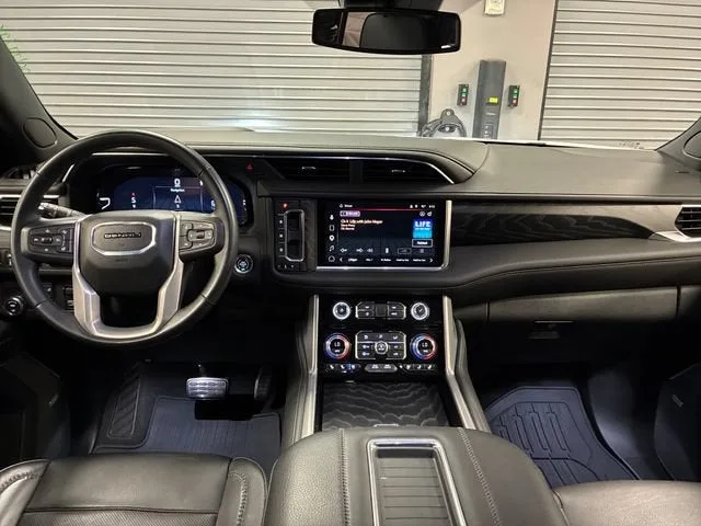 2024 GMC Yukon Denali photo 12
