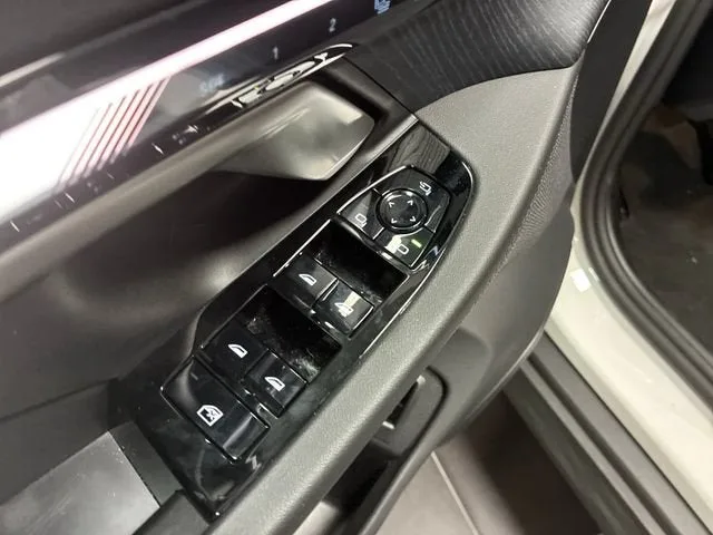 2026 BMW i5 eDrive40 photo 11