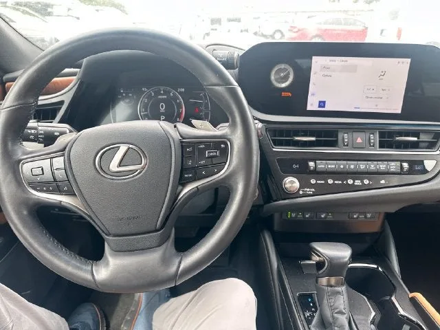 2024 Lexus ES ES 350 photo 12