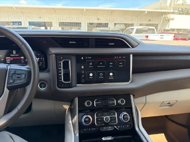 2024 GMC Yukon Denali photo 13