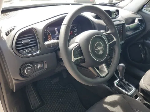 2023 Jeep Renegade Altitude photo 19