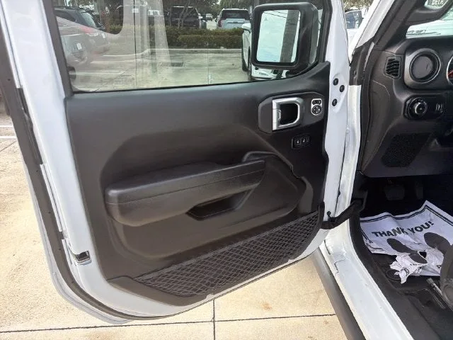 2023 Jeep Wrangler Willys photo 10