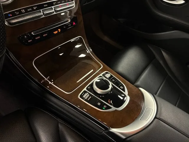 2017 Mercedes-Benz GLC GLC 300 photo 24
