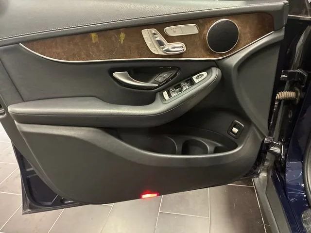 2017 Mercedes-Benz GLC GLC 300 photo 10